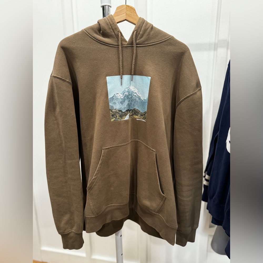 SOLD H&M brown/grey relaxed fit hoodie. One stain on back. Good condition. Large